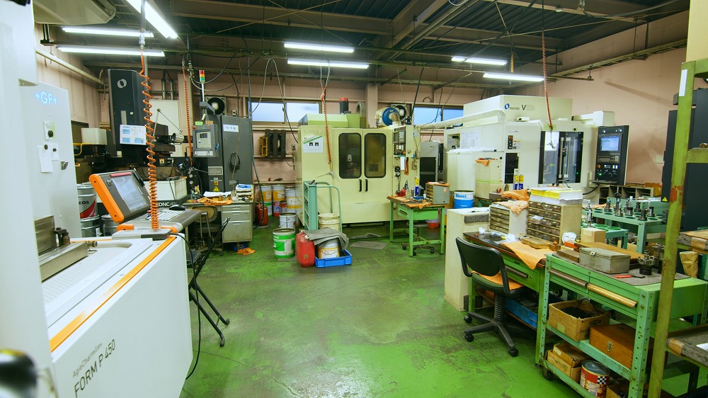 本社・金型工場